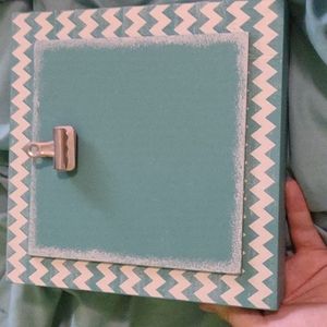 Artistic picture holder